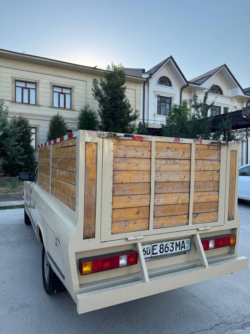 Volga 2410 pikap