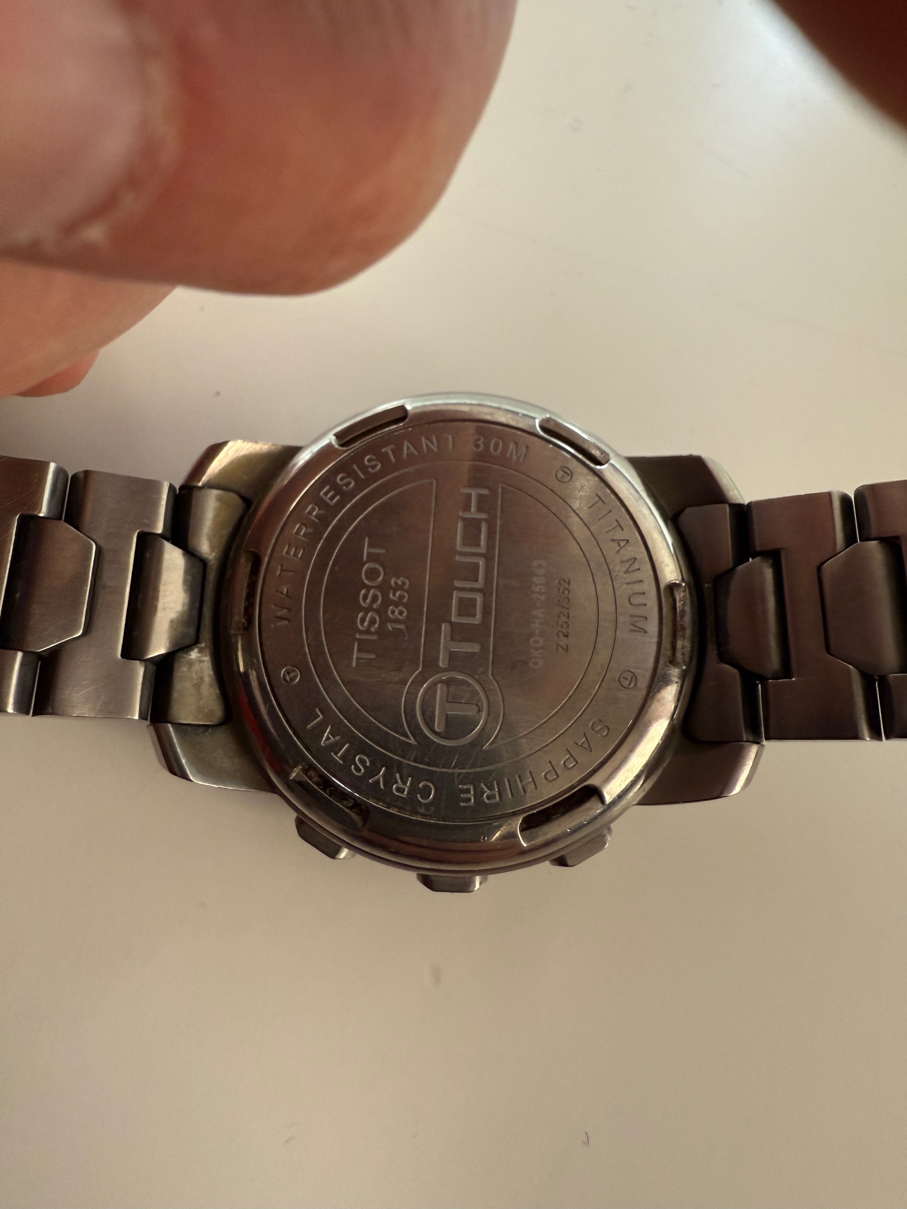 Продавам часовник Tissot T Touch