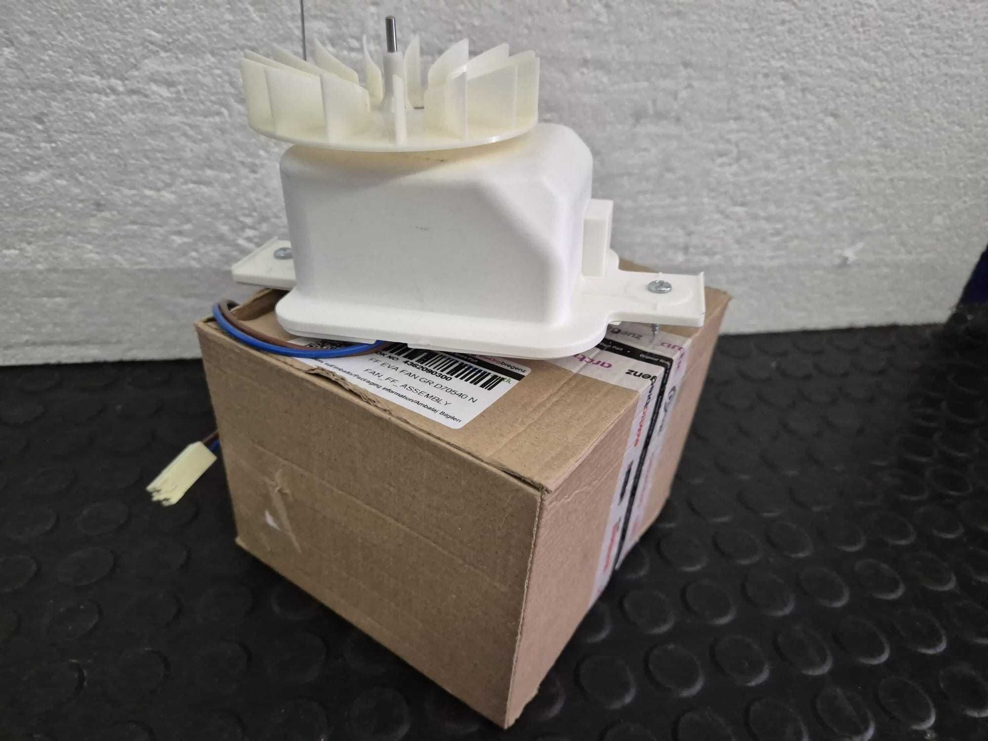 Ventilator frigider combina Beko 4362090300 / N3