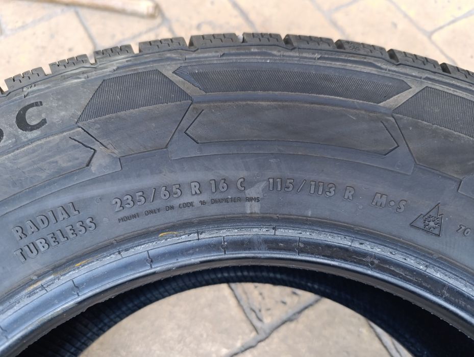 Зимни гуми Continental 235/65/16 C dot 2023