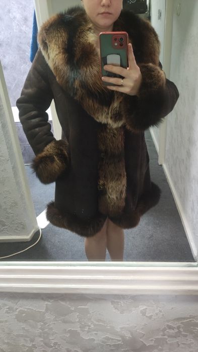 Продается натуральная дублёнка в отличном состоянии. Очень красивая