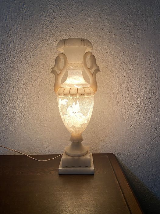 Италианска алабастрова лампа 1950 1960 неокласически стил