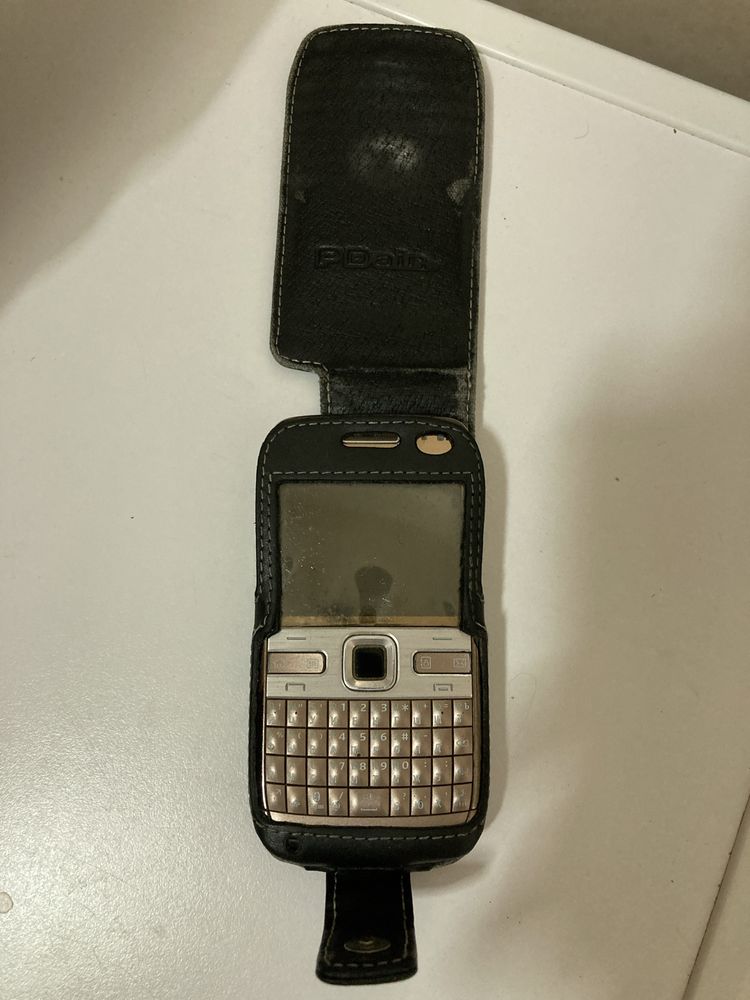 Nokia E72 bronze