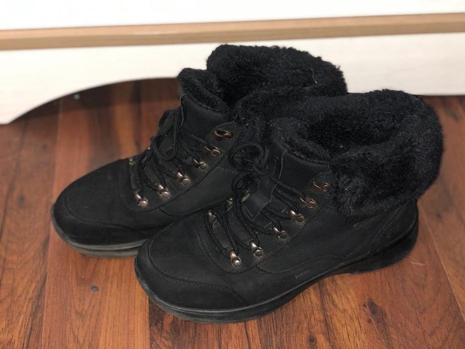 Продам ботинки Outventure зимние, замша, водооталкивающие  б/у, но в о