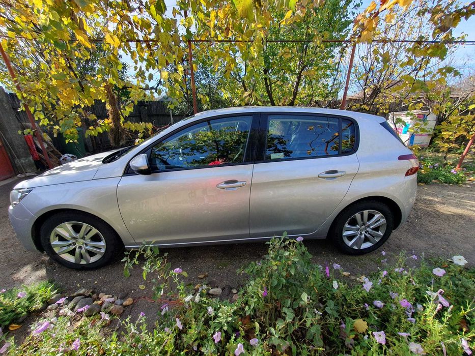 Vând PEUGEOT 308 – BLUE HDI (DIESEL) – 145000 km