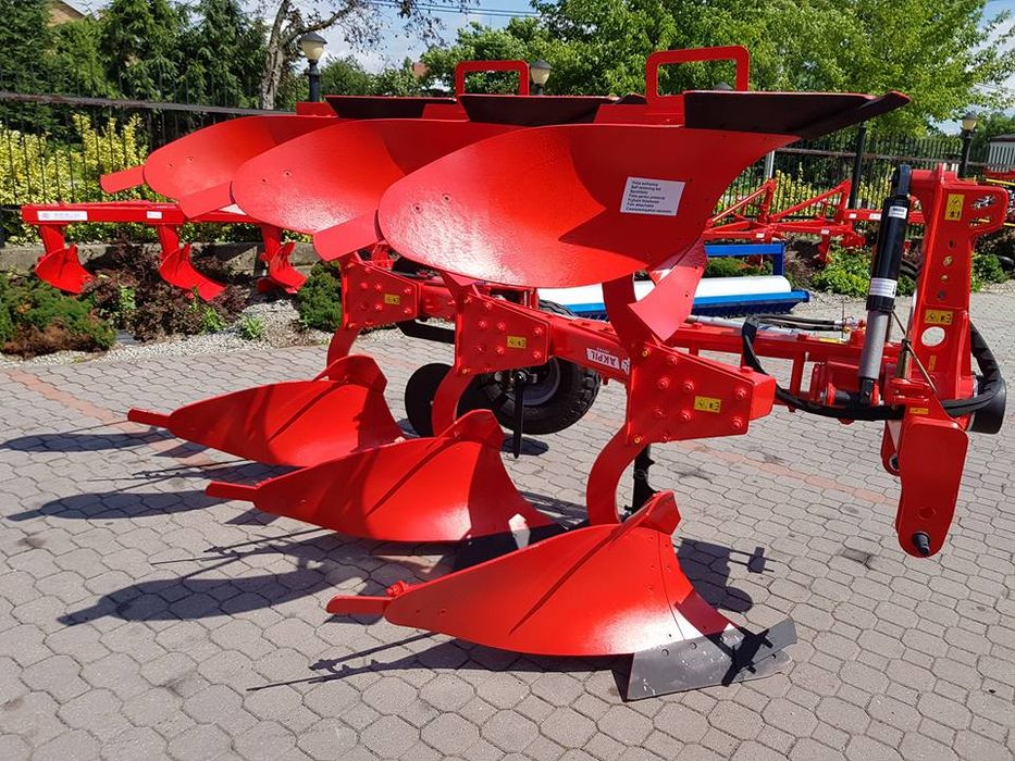 Plug agricol reversibil hidraulic brazde latimea BOMET RODA AGRO-MASZ