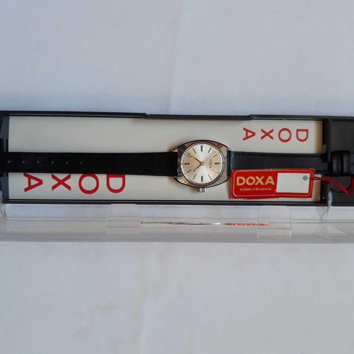 Vand ceas de dama DOXA mecanic,nou,la un pret f. bun.