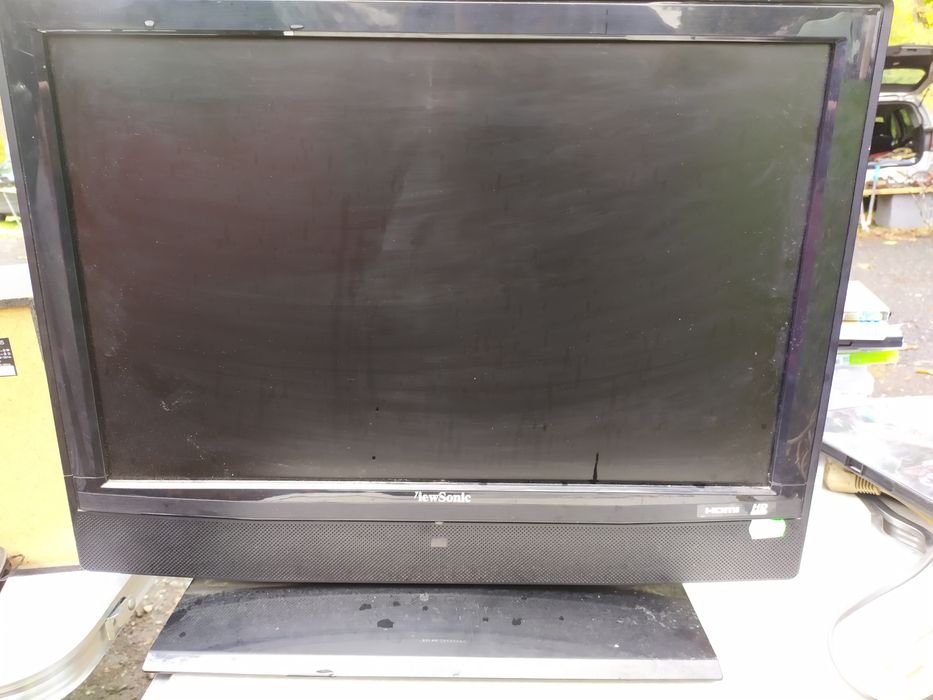 LCD телевизор 22"