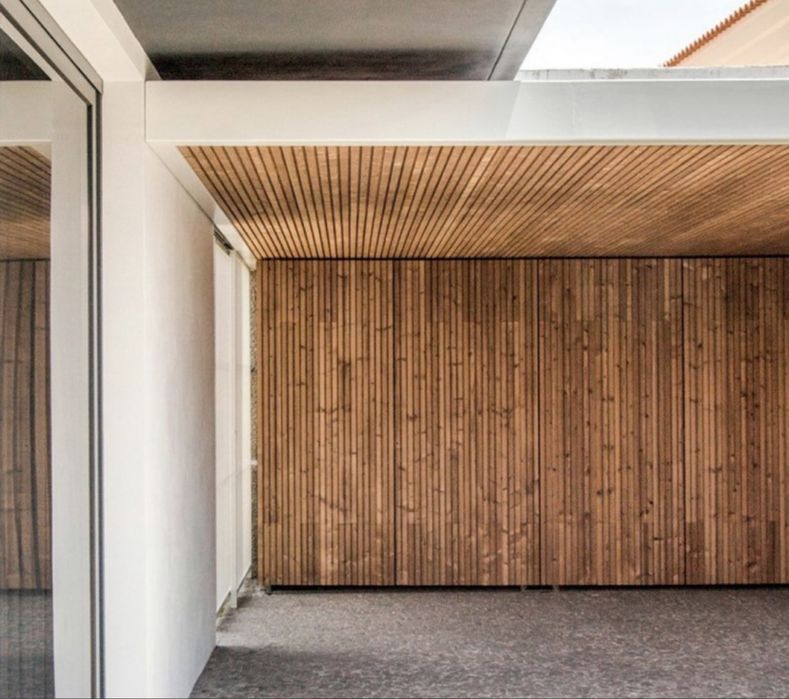 Lambriu tip riflaj din pin termotratat, triple shadow