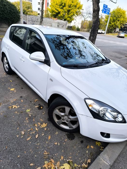 Vând KIA ceed 2008