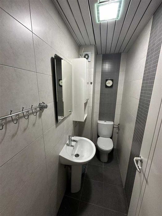 Дава се под наем Двустаен апартамент в Бургас, Център - 72 кв.м за 229.5 € - Снимка #3