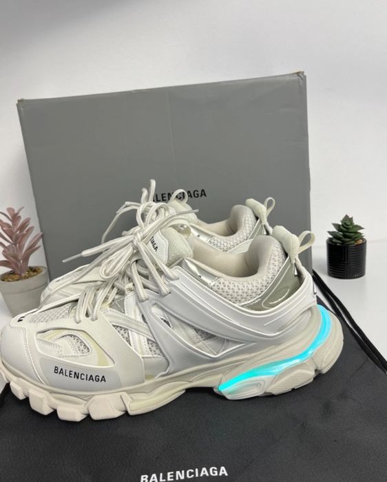 Balenciaga track