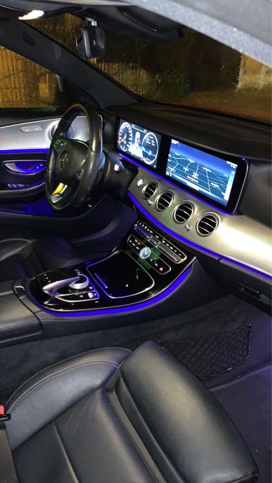 Mercedes-Benz E 220 • Perne• 9 G Tronic• Head up Dispaly