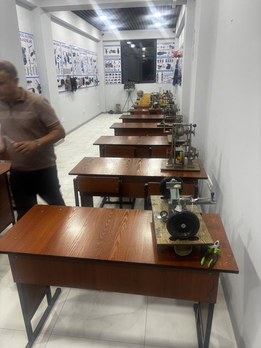 Партала сотилади холати яхши. Стуллари билаг сотилади.