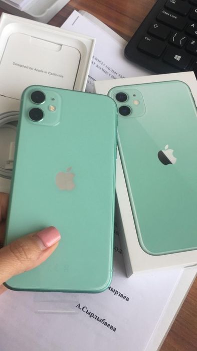 iPhone 11 телефон