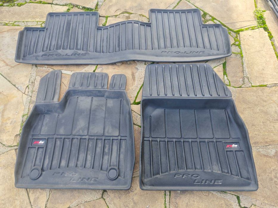 Стелки гумени и мокетени за Renault Megane E-tech