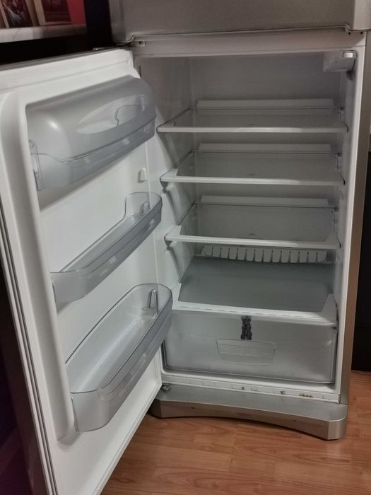 Хладилник с горна камера INDESIT TAN 2S