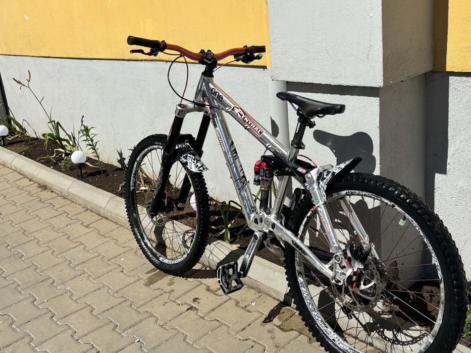 Vand Bicileta downhill/freeride UMF Freddy One