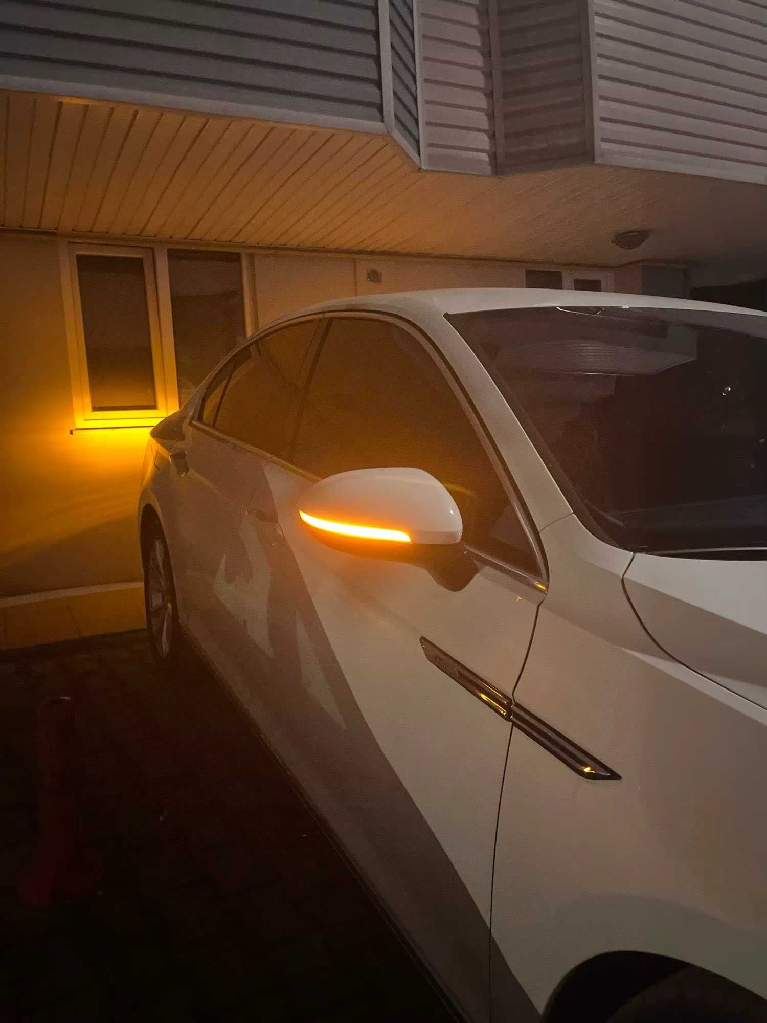 Гаранция! Нови LED Динамични Мигачи за VW Golf 8, Passat B8 и Arteon