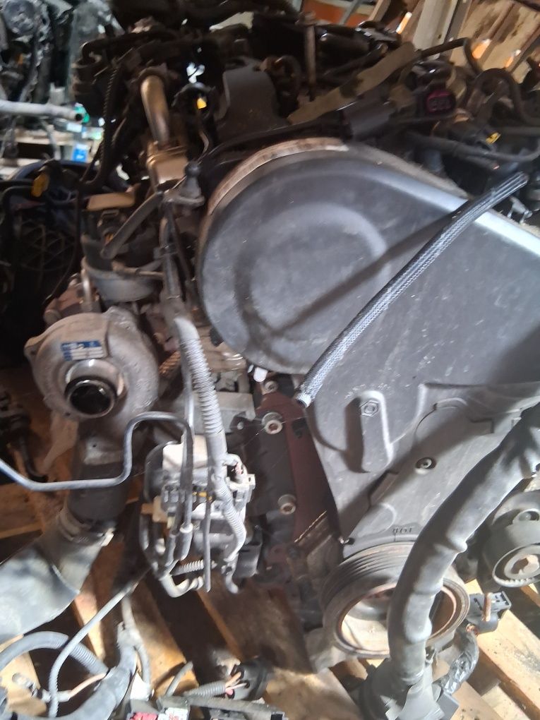 Vând motor 2.0 Audi a4b8  CJC / CJCA/CICB euro 5