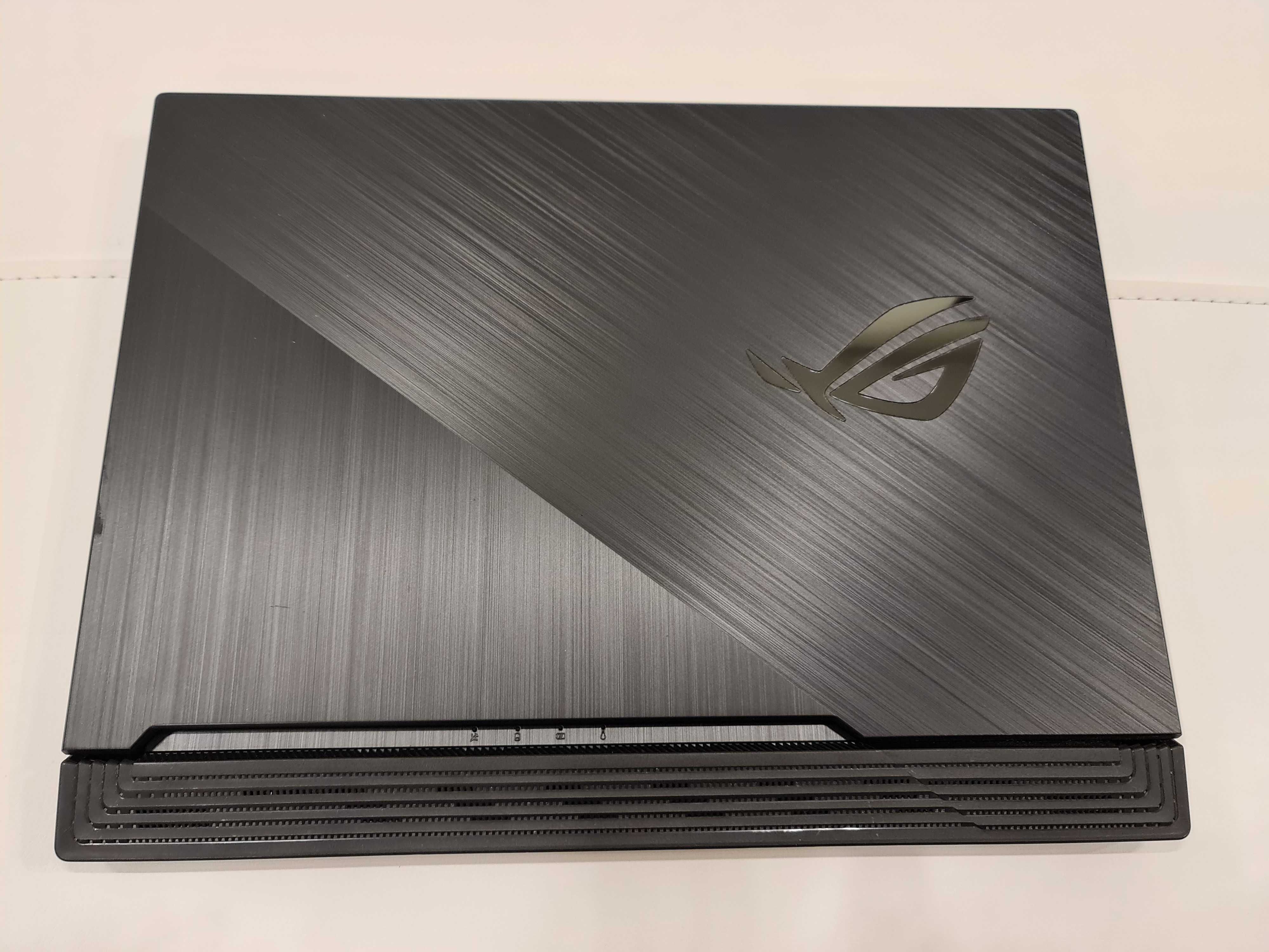 Laptop gaming Asus nou, intel core i7-9750H , 16 gb ram, 16 inch