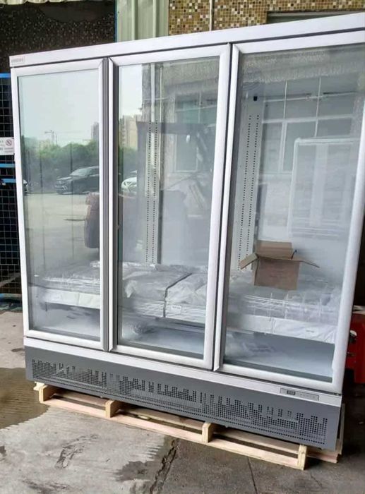 Vitrina frigorifica verticala cu 3 usi 200cm (Noua 2025)