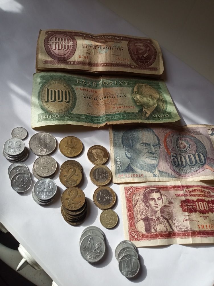 Monede și bancnote vechi din Iugoslavia, Ungaria, și Cheia