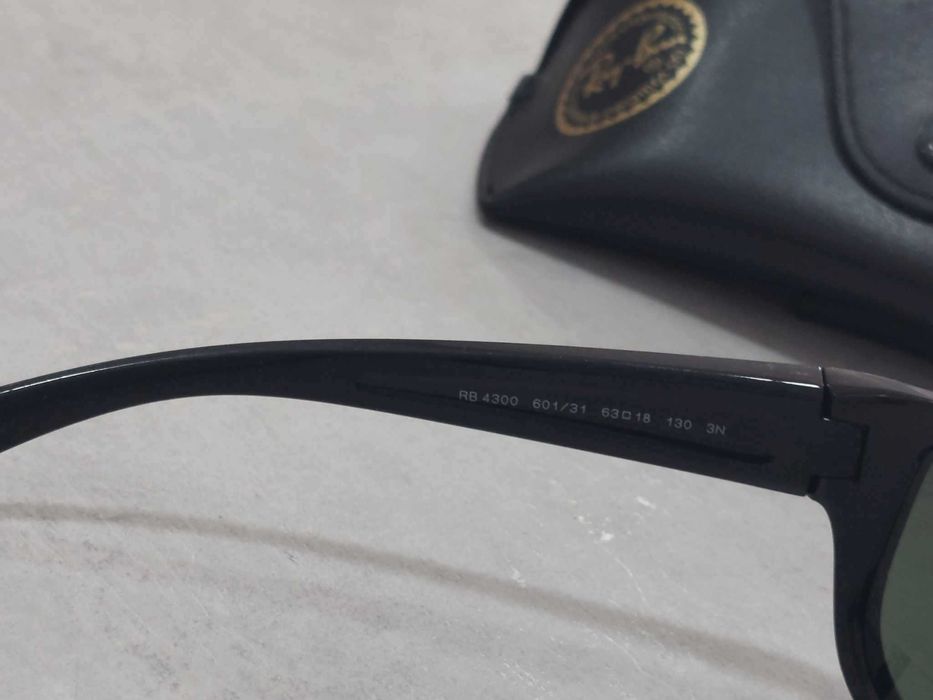 Мъжки слънчеви очила RAY-BAN RB4300