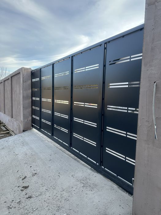 Porti garduri din tabla decupata