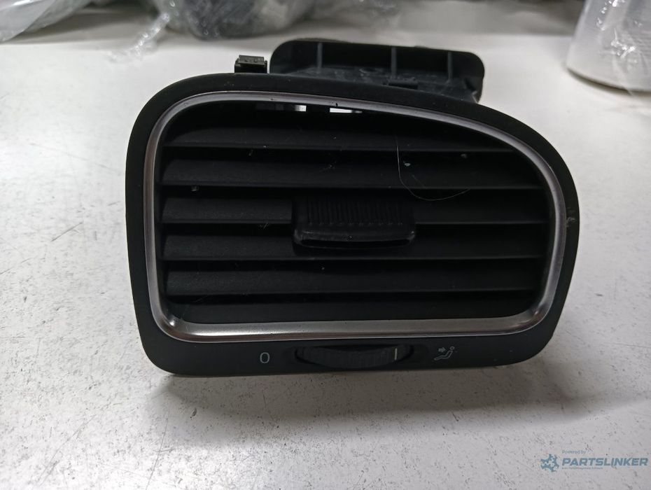 Grilă de ventilație laterală panou de bord dreapta fata VOLKSWAGEN GOLF VI 5K1 2008 - 2013 5k0819710c