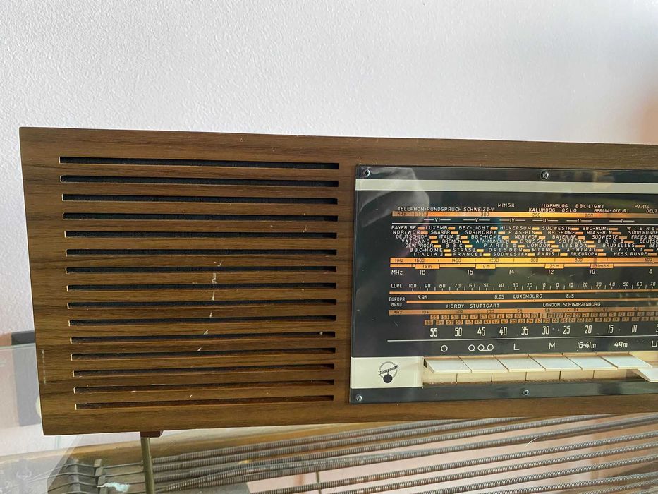 Radio Blaupunkt - Model Oslo, lampi.