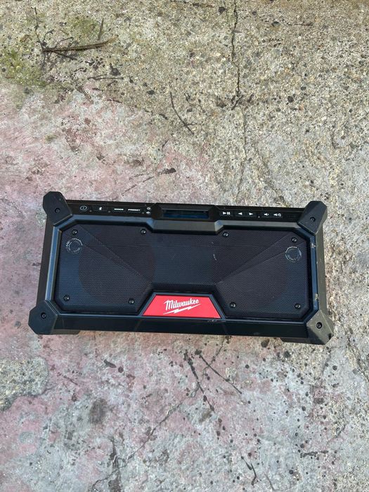 Radio Milwaukee M18 cu bluetooth