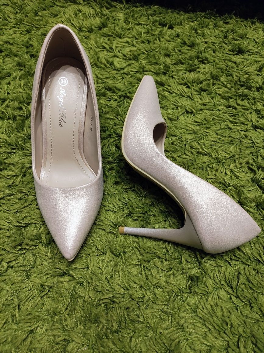 Pantofi eleganți superbi,mărimea 36,NOI