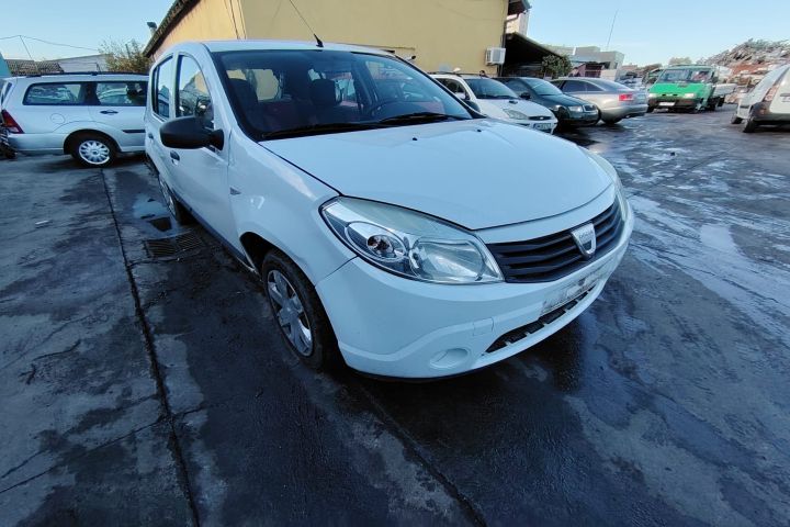 Aripa fata dreapta Dacia Sandero prima generatie