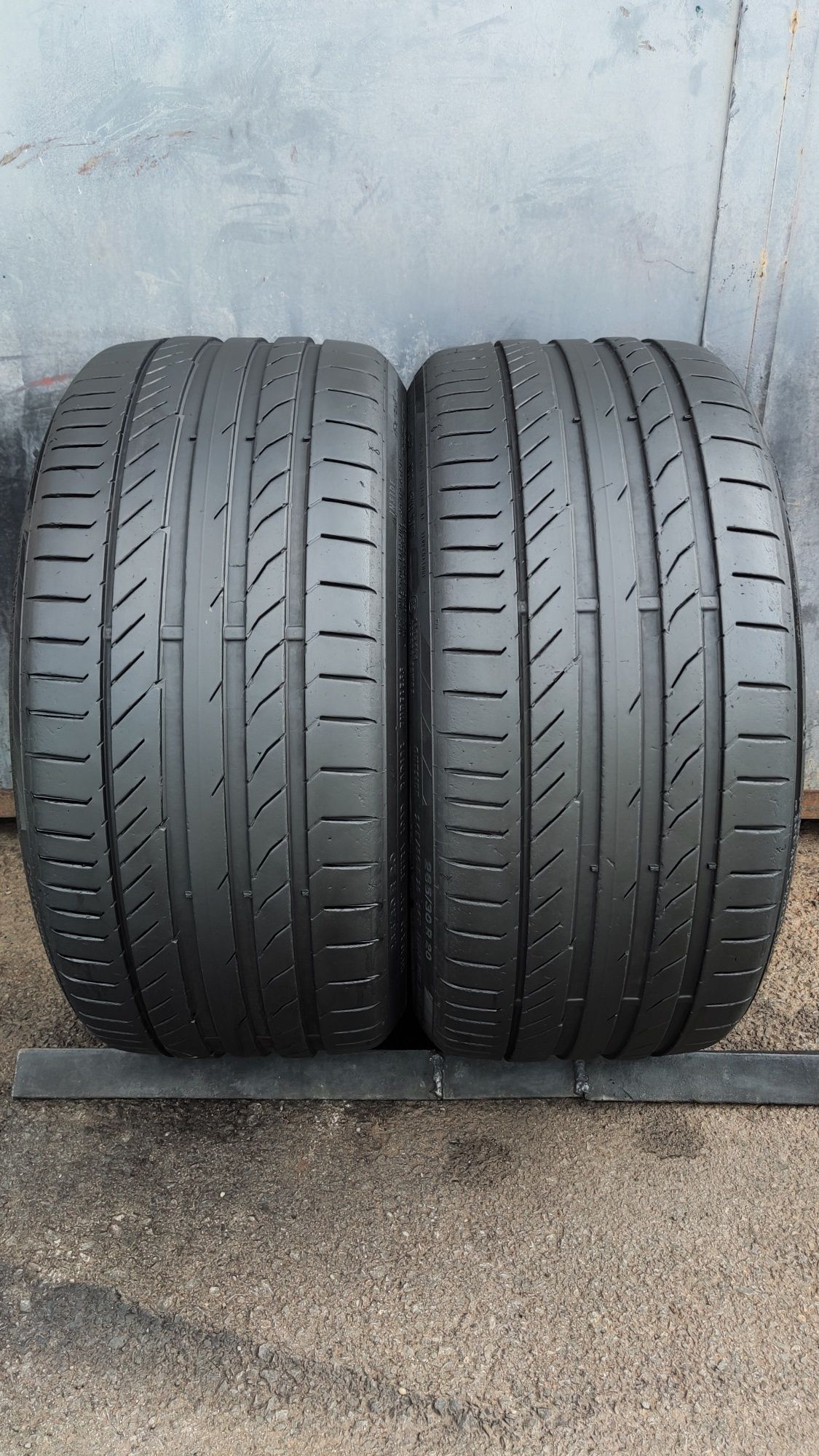 2бр. летни гуми 265/30/20 Continental Premium Contact 5
dot22
6.7mm
До