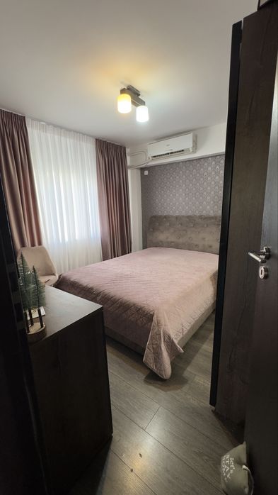 APARTAMENT 4 camere la 3 minute de metrou Costin Georgian cu centrala