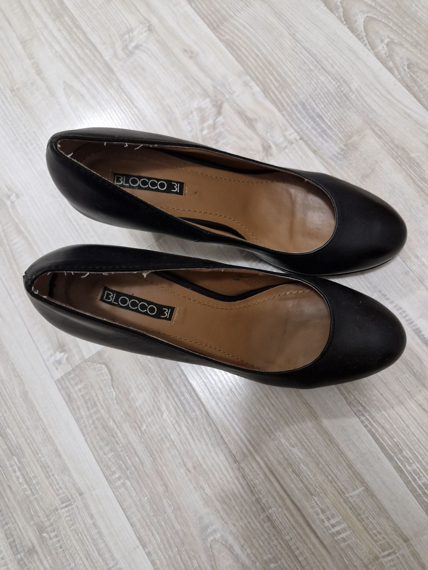 Елегантни италиански дамски обувки на ток -38 номер