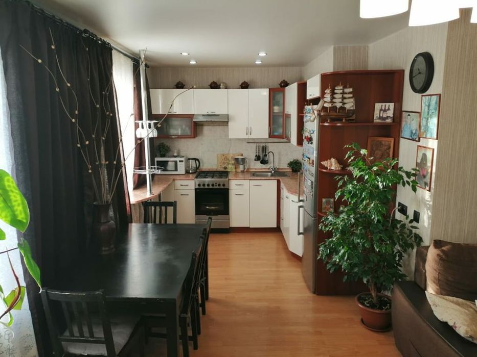 Продава се Тристаен апартамент в София, Карпузица - 101 кв.м за 2169 €/кв.м - Снимка #2