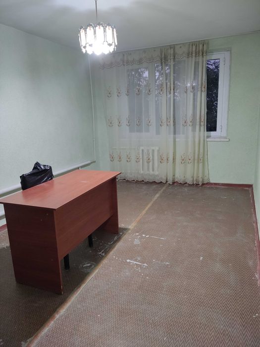 Shahar markazida 2 xonali kvartira sotiladi.