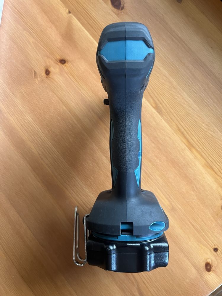 Makita DTW181 Masina de insurubat cu impact