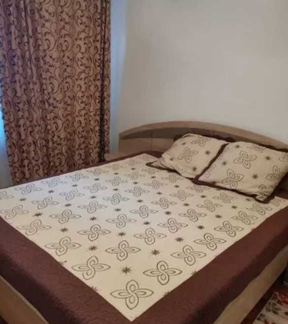 Дава се под наем Тристаен апартамент в Пловдив, Кършияка - 97 кв.м за 250 € - Снимка #2