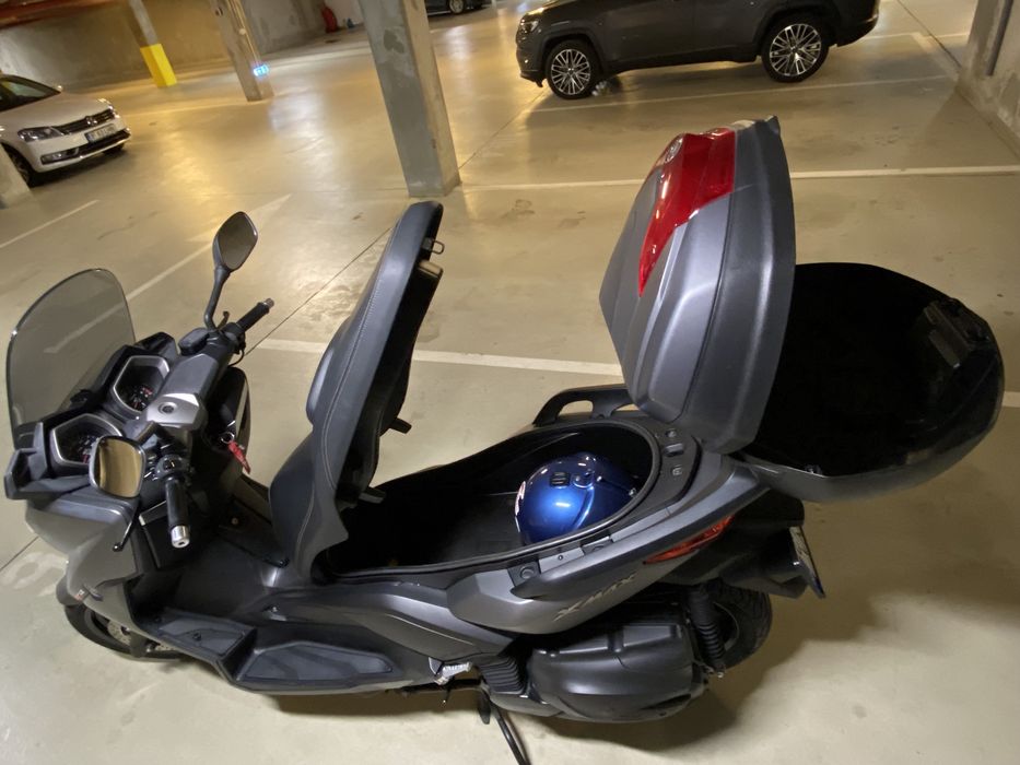 Yamaha Xmax 400cc, an 2014, topcase original, impecabil!
