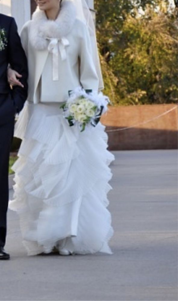 Платье свадебное, пальто накидка, фата, туфли Sergio Rossi