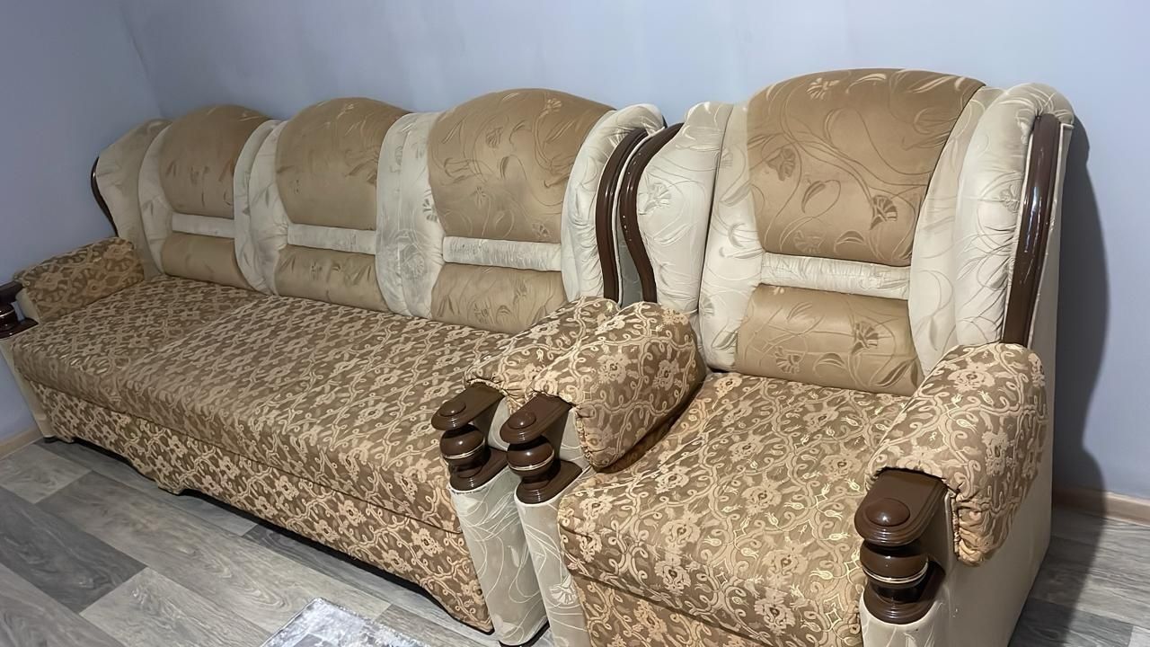 Продам диван срочно