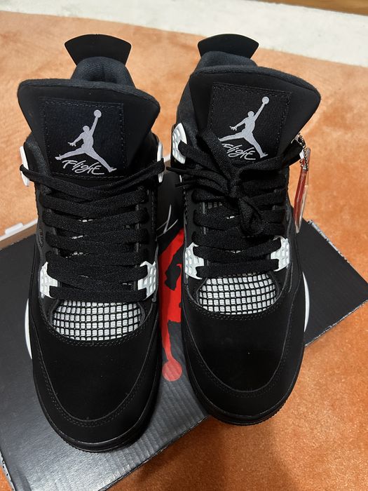 Jordan 4 white thunder