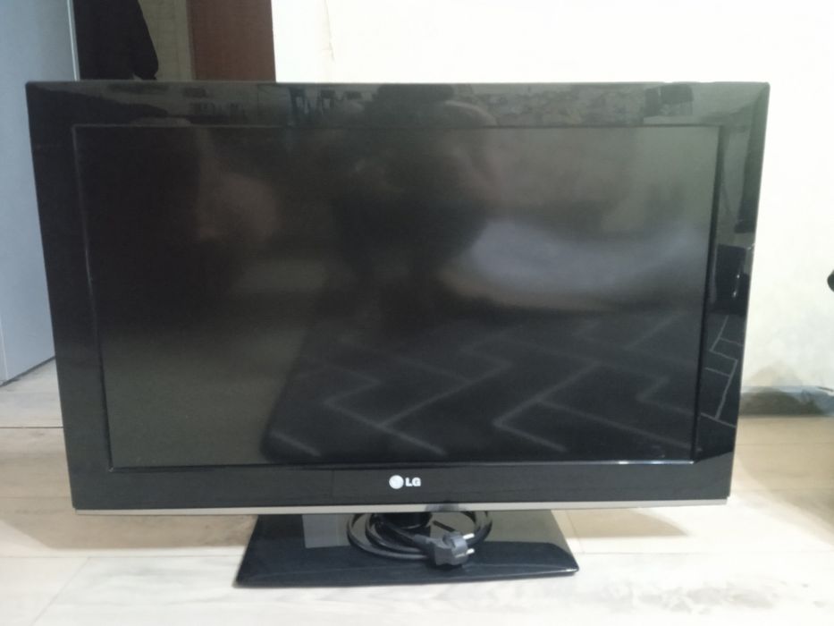 Телевизор LG 32 диагональ