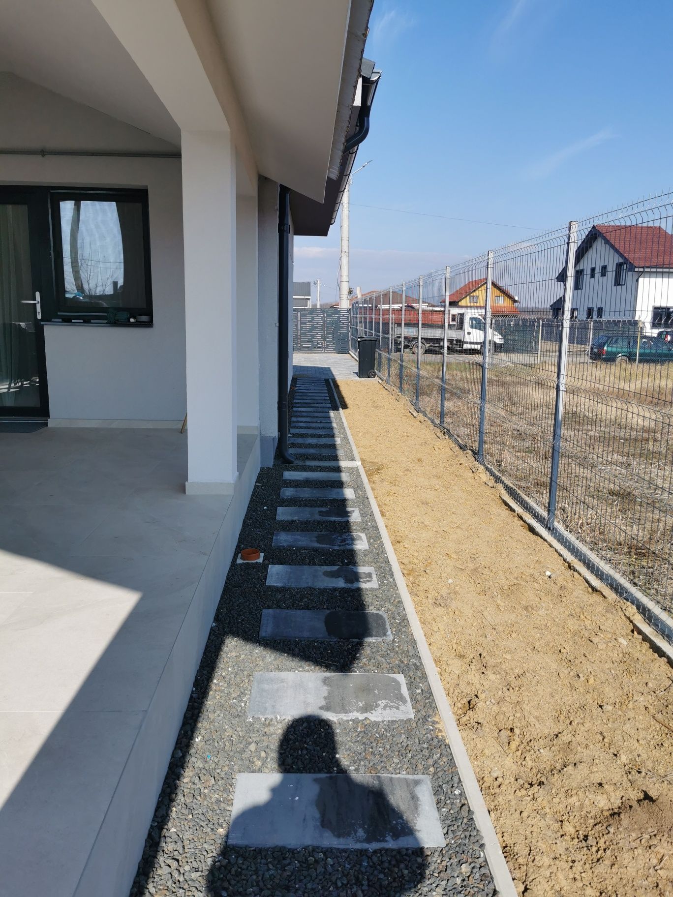 Persoana fizica vând jumătate de duplex
