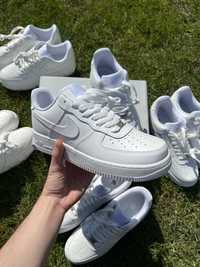 Air Force 1 low Triple White