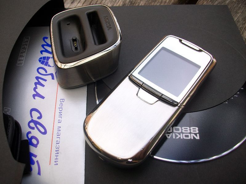 Nokia 8800 Made in Germany Закупен нов от Мобилен Свят Комплект