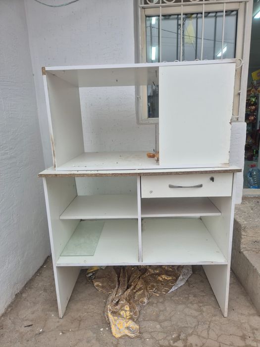 Полки для кассовой зоны